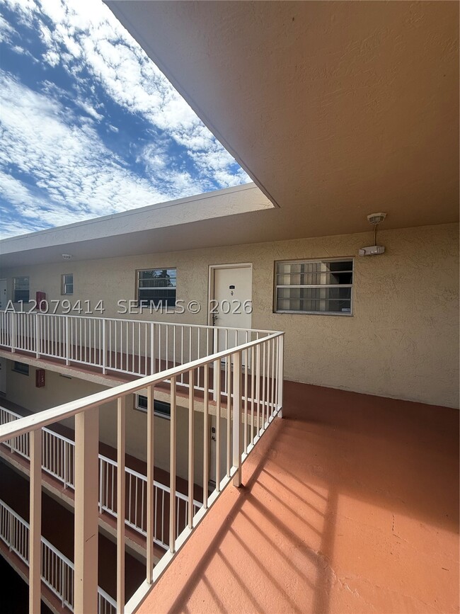 Building Photo - 13100 SW 92nd Ave