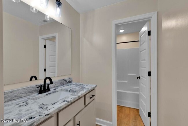 Building Photo - 303 S River Ct