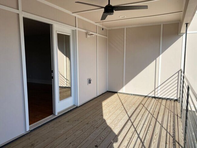 Building Photo - Newer Contruction - 3 Bed 3.5 Bath 3 Stories!