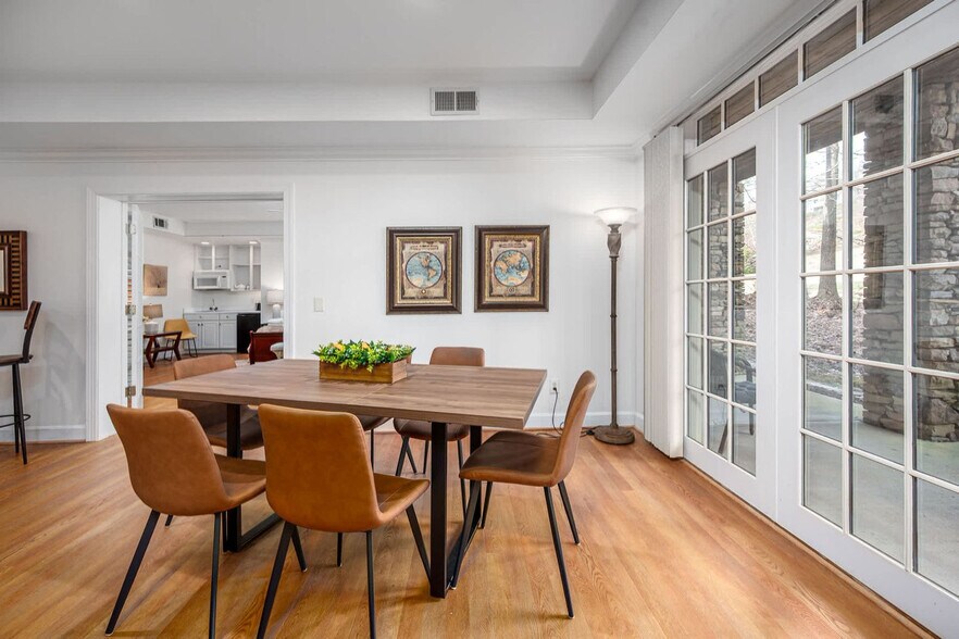 Building Photo - 11468 Club Dr