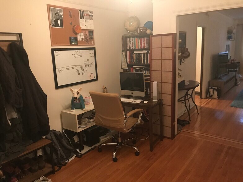 Building Photo - 30-83 Crescent St