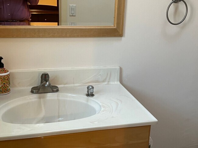 Building Photo - FURNISHED SHORT TERM 6-9 MONTHS TERMS AVAI...