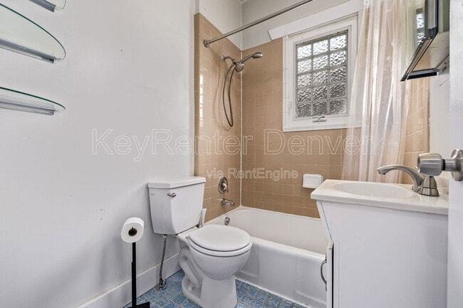 Building Photo - 4654 N Bryant St