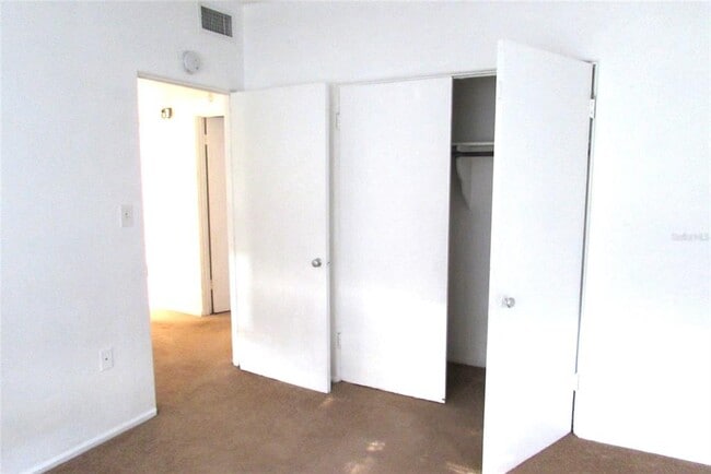Building Photo - 550 Hartley Pl
