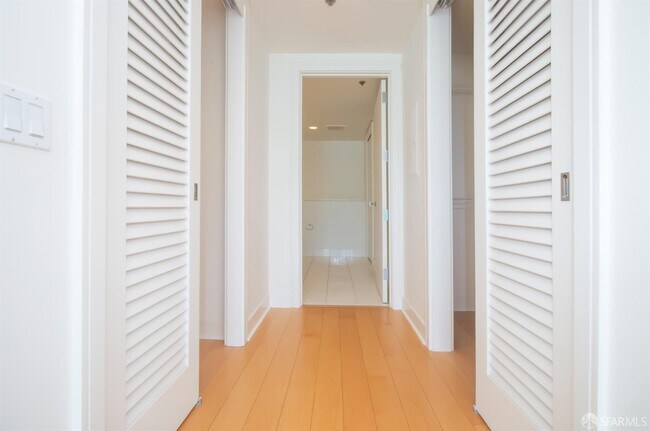 Building Photo - 239 Brannan St