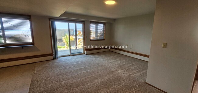 Building Photo - Quiet and charming 1 bedroom 1 bath DS apartment in Redondo Beach house
