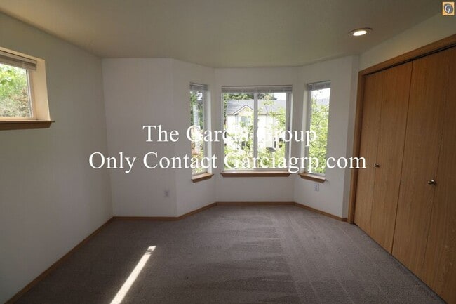 Building Photo - 4898 SW 150th Pl