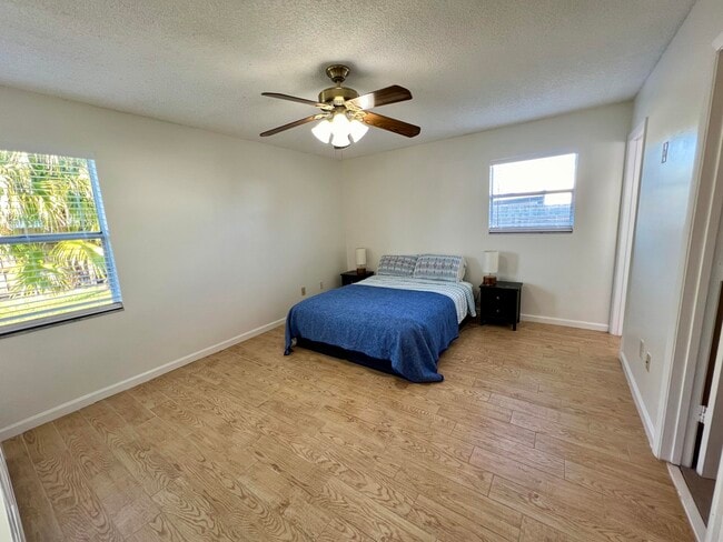 Building Photo - 7787 Ridgewood Dr