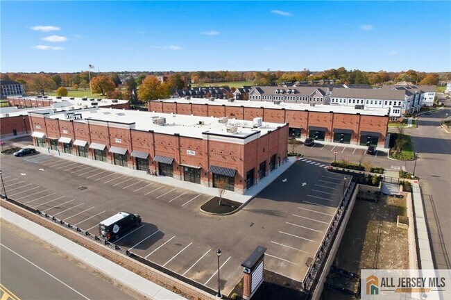 Building Photo - 4 Barton Ave