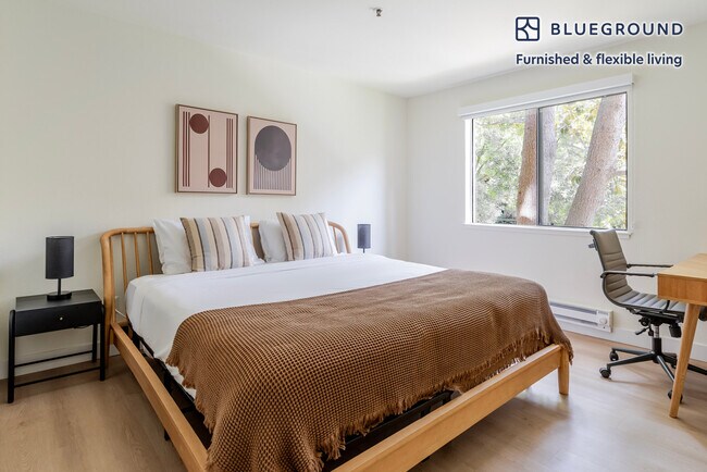 Building Photo - 1600 Villa St