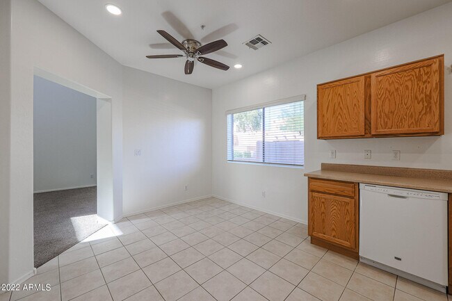 Building Photo - 8940 W Olive Ave
