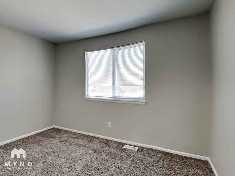 Building Photo - 5912 S Tempe Way