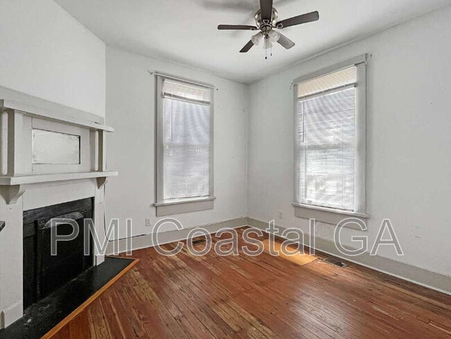 Building Photo - 310 W 42nd St