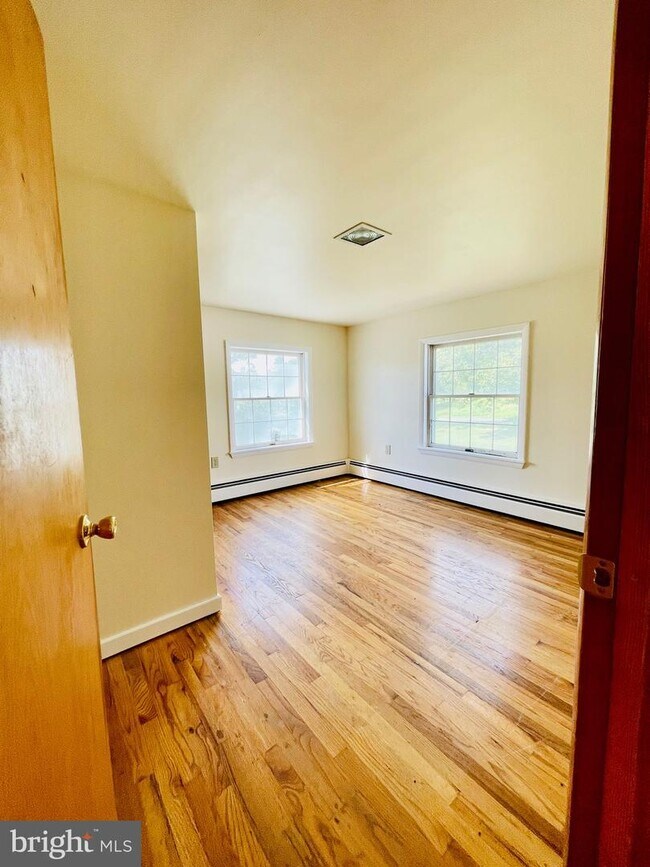 Building Photo - 288 Oxford Rd