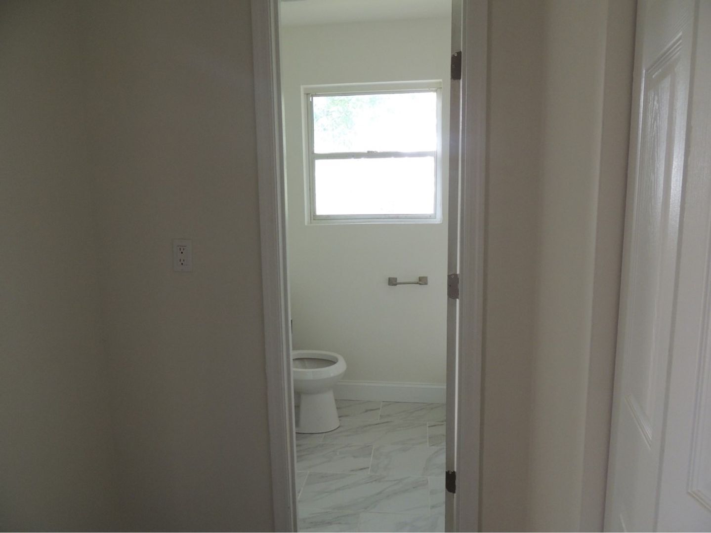 Building Photo - 738 Sylvan