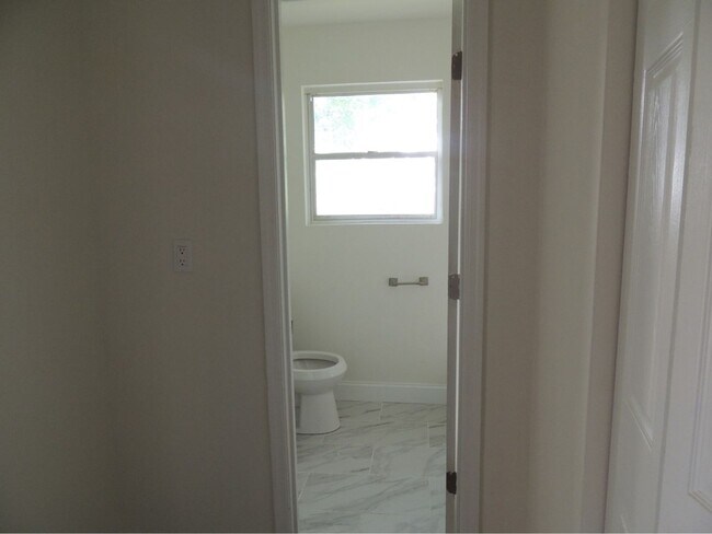 Building Photo - Newly Renovated 3 Bedroom 2 Bathroom House for Rent