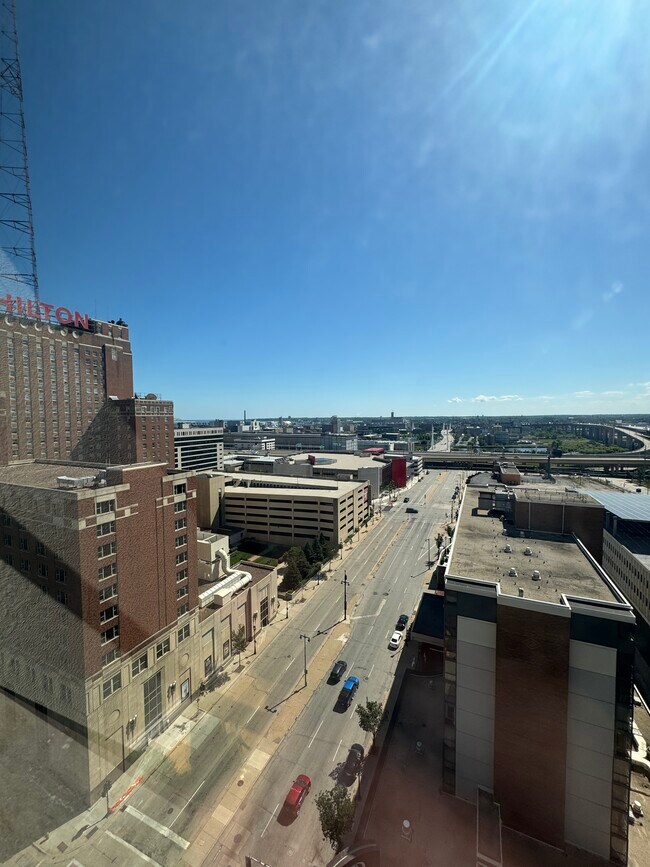 Building Photo - 606 W Wisconsin Ave