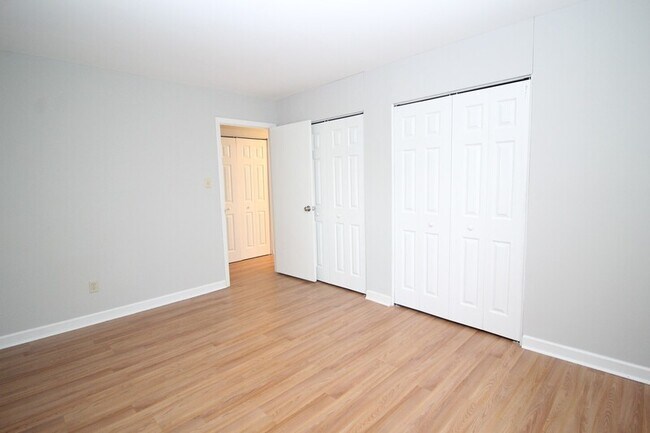 Building Photo - 349 Homeland Southway