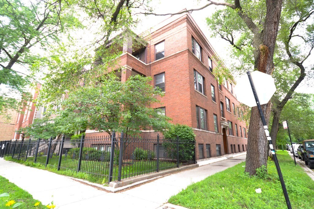 Building Photo - 3610 N Bosworth Ave