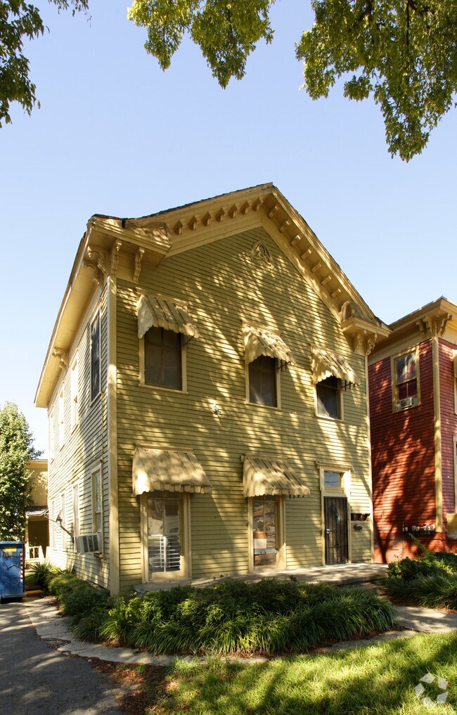 Primary Photo - 908 Scott St