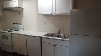 Building Photo - 1726 Ryar Rd