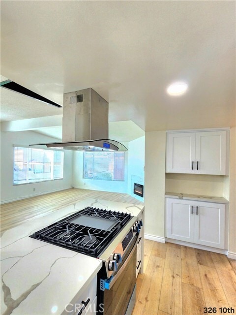 Building Photo - 326 10th Pl