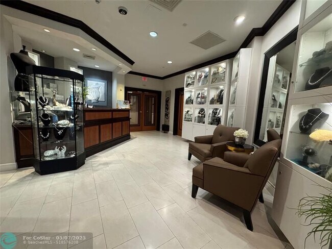 Building Photo - 610 W Las Olas Blvd