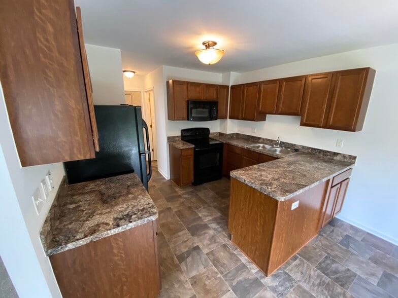 Building Photo - Cross Road Pines Apartments