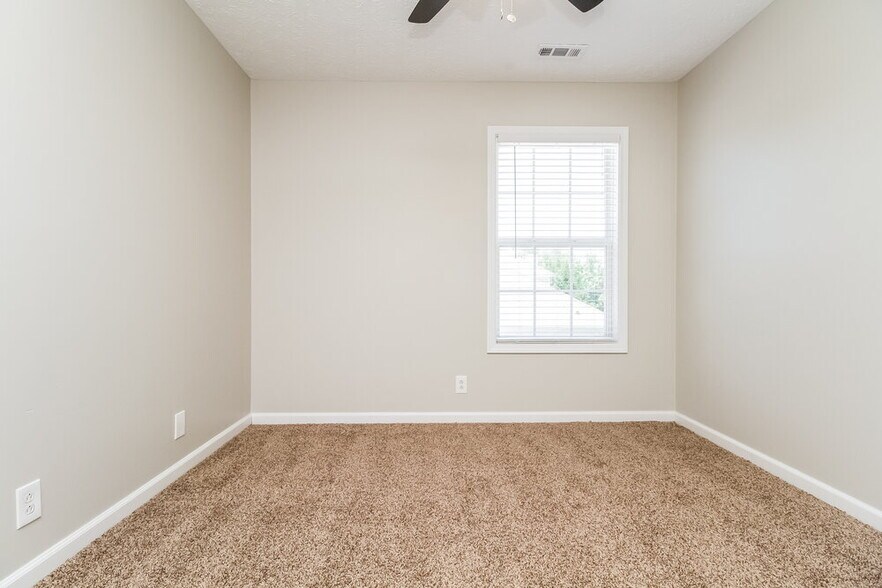 Building Photo - 1733 Kinsale Ave