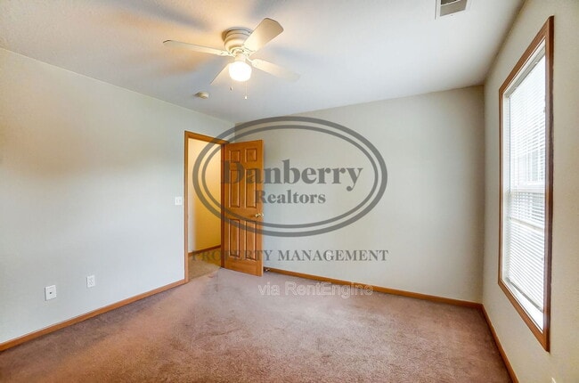 Building Photo - 1103 N Byrne Rd