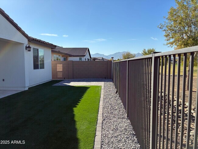 Building Photo - 17778 W Crawfordsville Dr