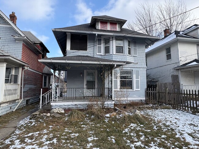 Primary Photo - Charming 2 Bedroom on the East Side