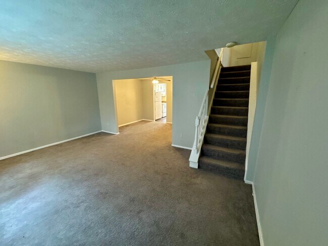 Building Photo - Price Improved! Spacious 2-Bedroom Townhome with Private Patio in Cranberry Township
