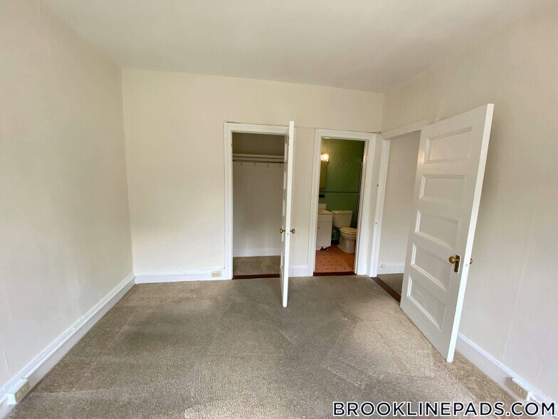 Building Photo - 1223 Beacon St