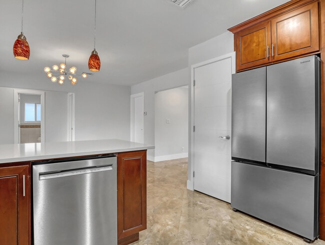 Building Photo - 1298 NW 4th St