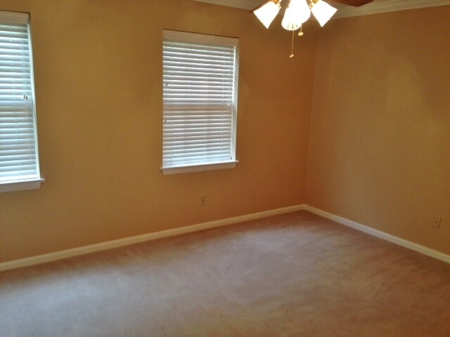 Building Photo - 802 Vestavia Villa Ct