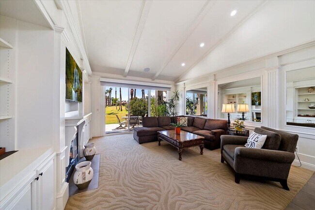 Building Photo - 38615 Palm Valley Dr