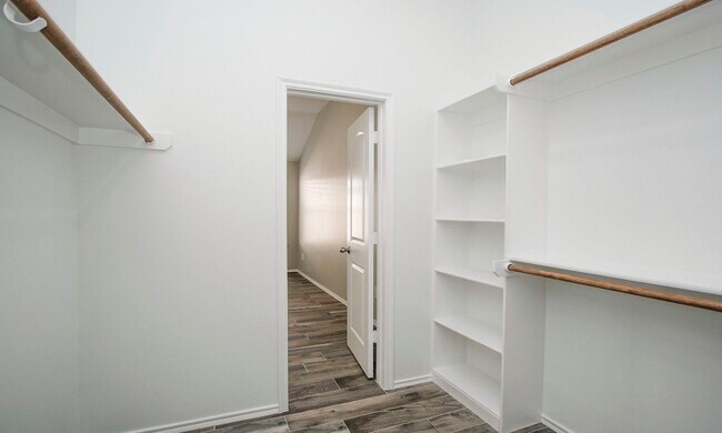 Building Photo - 24918 Oconee Dr