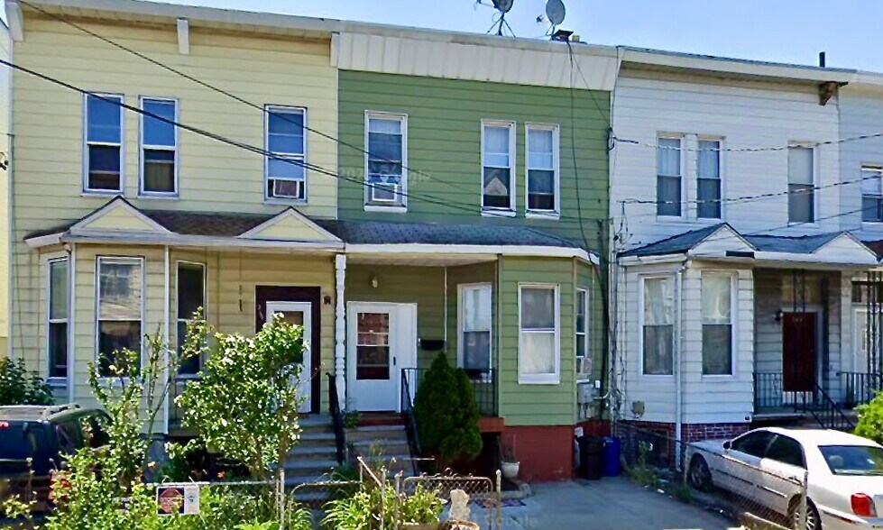 Building Photo - 221 Linden Ave
