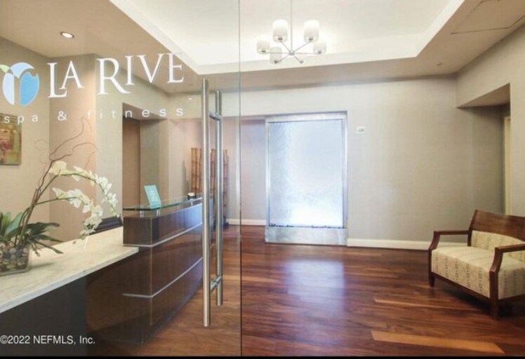 Building Photo - 1431 Riverplace Blvd