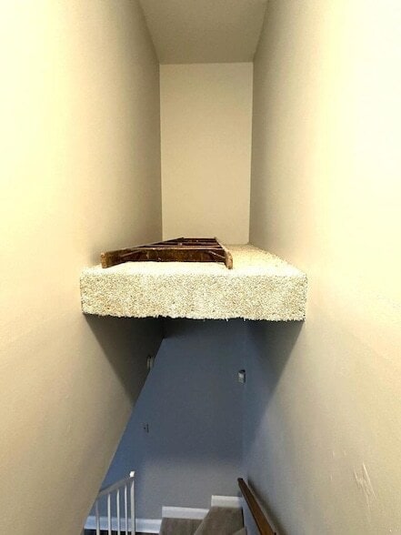 Building Photo - 900 Mountain Creek Rd