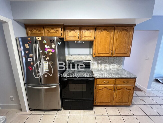 Building Photo - 315 Evans Ave