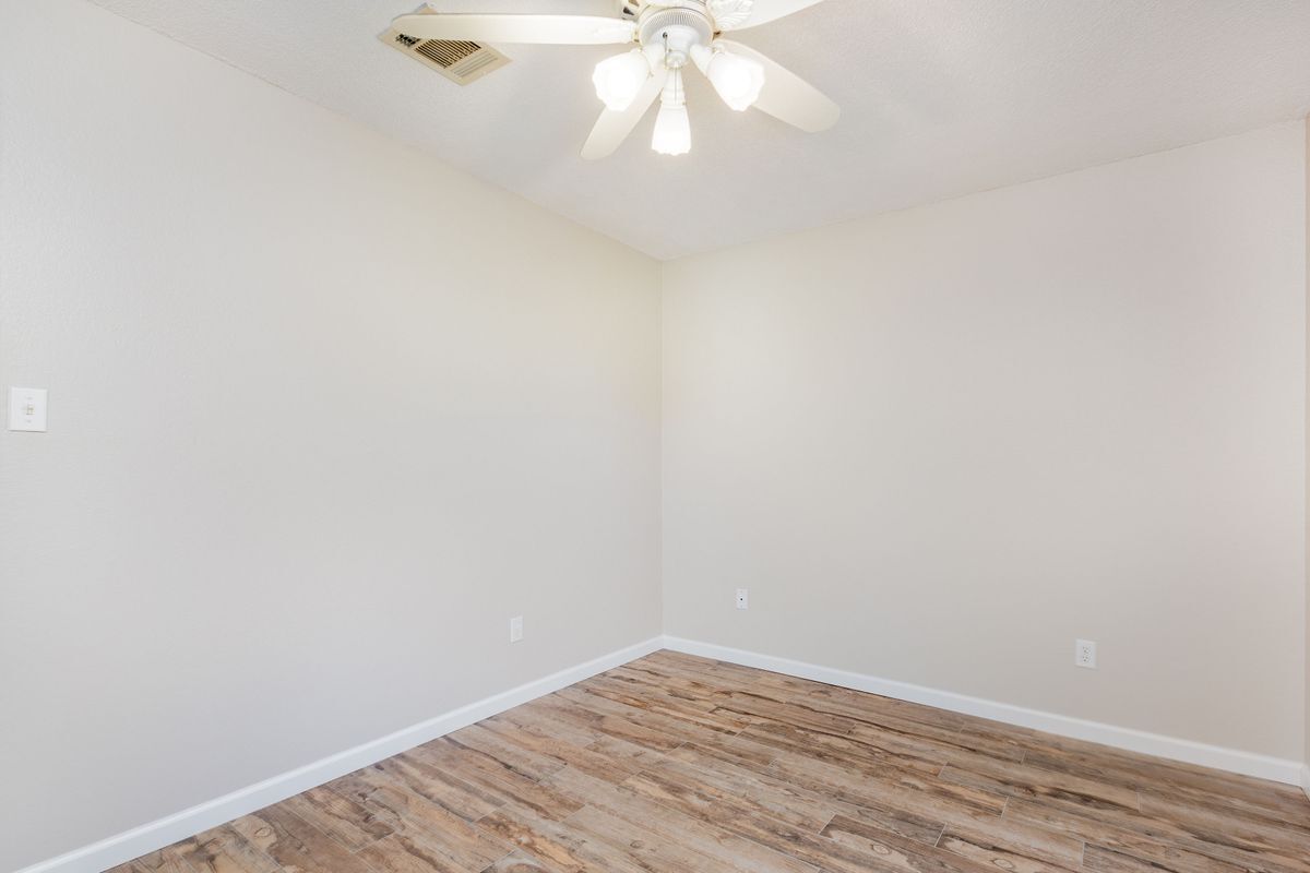 Building Photo - 2322 Klattenhoff Dr