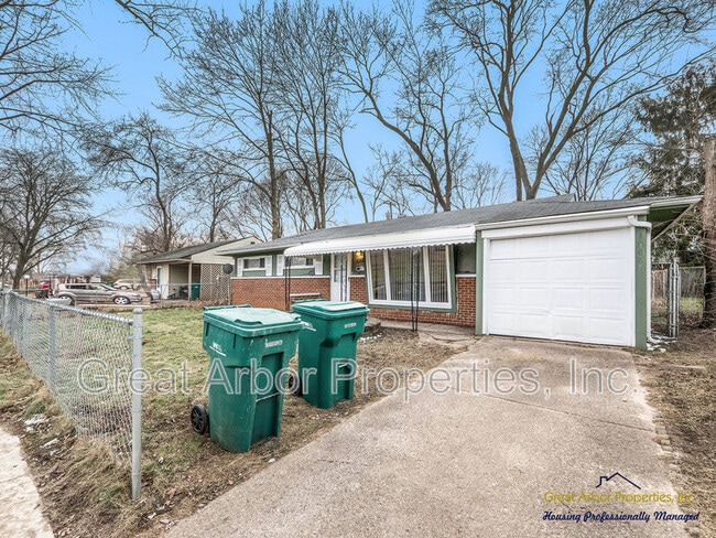 Building Photo - 1088 Studebaker Ave