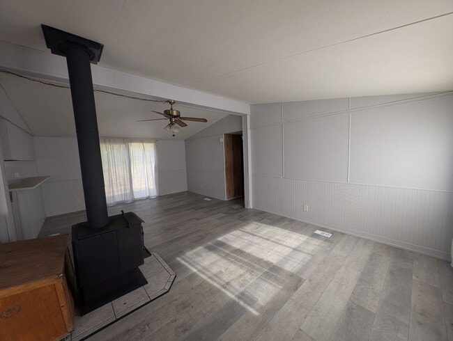 Building Photo - 2976 Deeter Rd