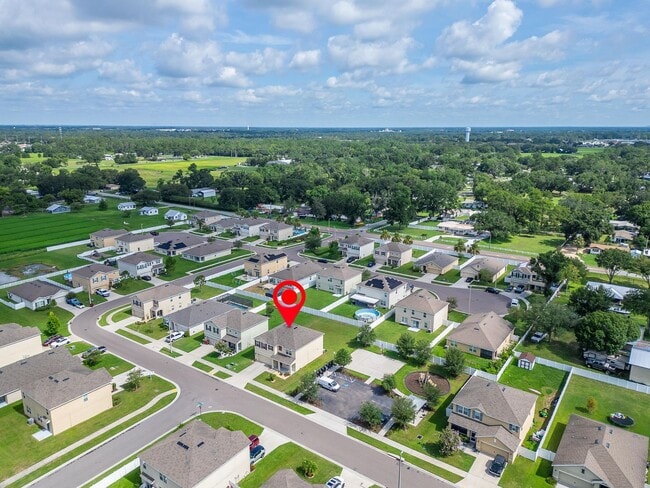 Building Photo - Stunning 5 bed/ 2 bath