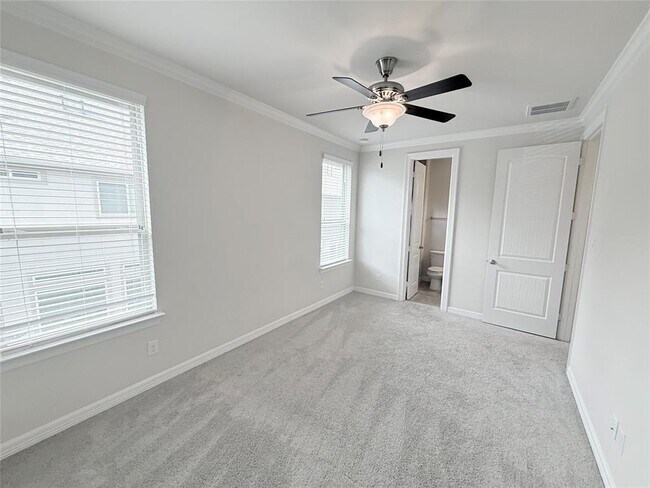 Building Photo - 13216 Green Hills Dr