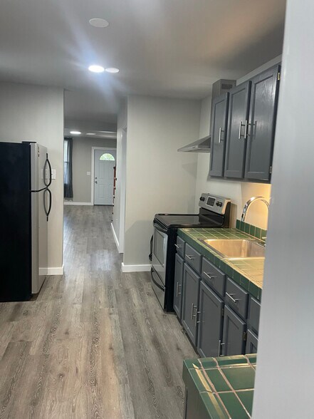 Building Photo - 407 Herman Ave