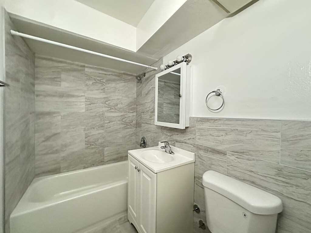 Building Photo - 1408 Carol St