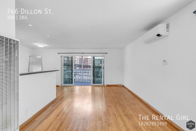 Building Photo - 746 N Dillon St